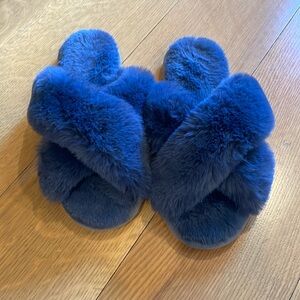 Fluffy slippers size 7-8